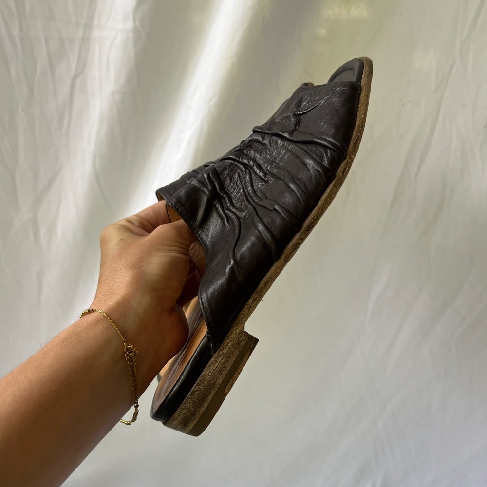 Black Sandals for Effortless Style - Picture 6 of 11